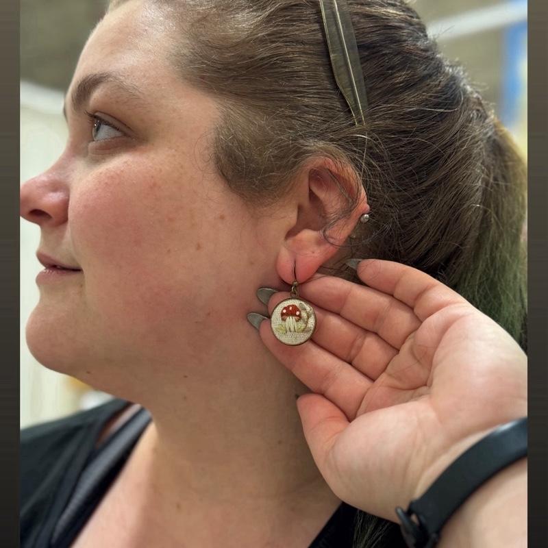 Earrings Embroidered: Live Reveal