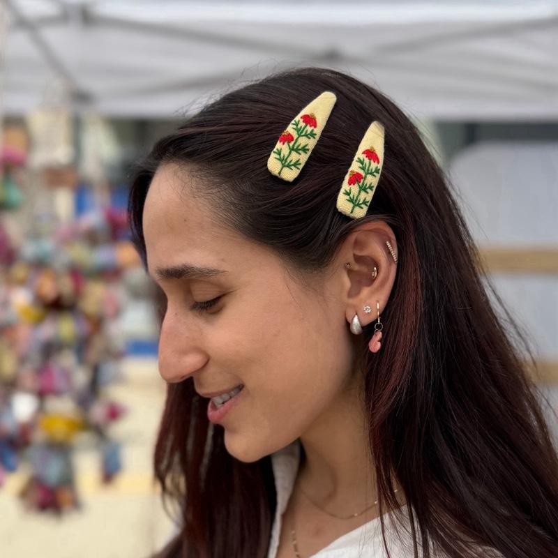 Barrette: Live Reveal