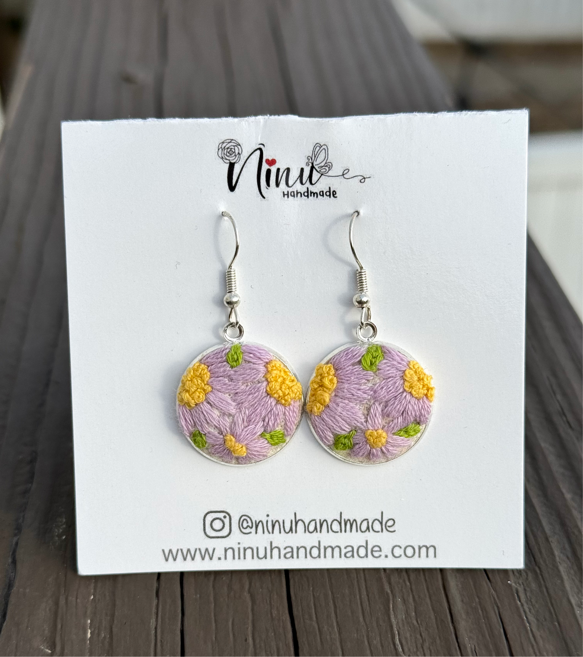 Hand embroidered earrings – Ninu Handmade
