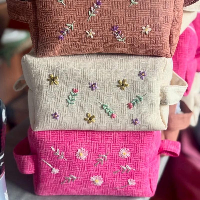Makeup Bag: Live Reveal